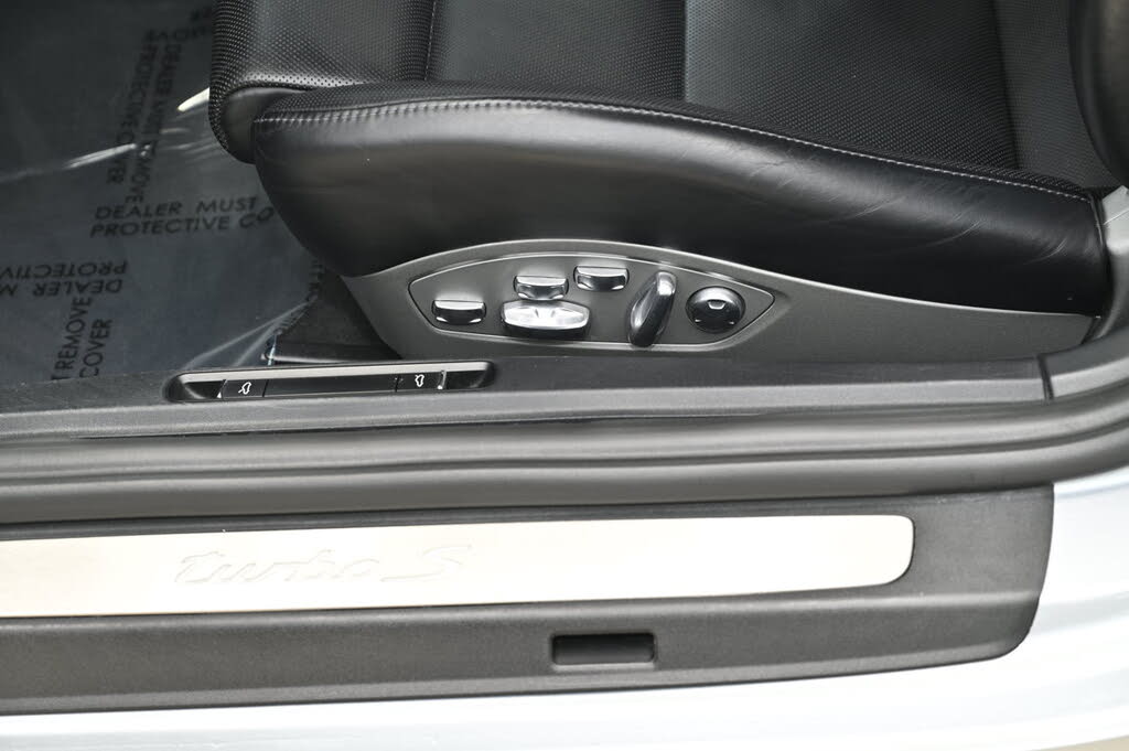 2016 Porsche 911 Turbo S Cabriolet AWD photo 21 of 24
