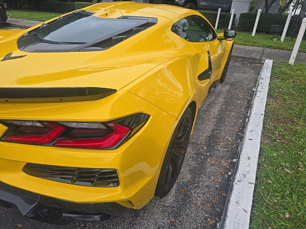 2025 Chevrolet Corvette Z06 1LZ Coupe RWD photo 3