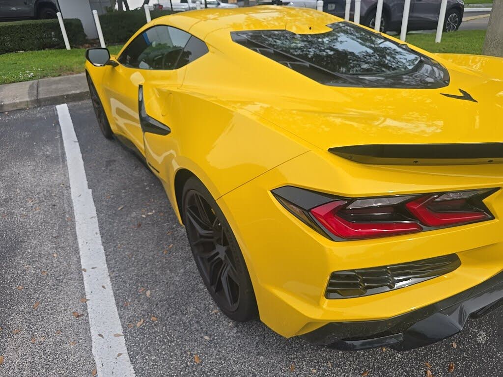 2025 Chevrolet Corvette Z06 1LZ Coupe RWD photo 4