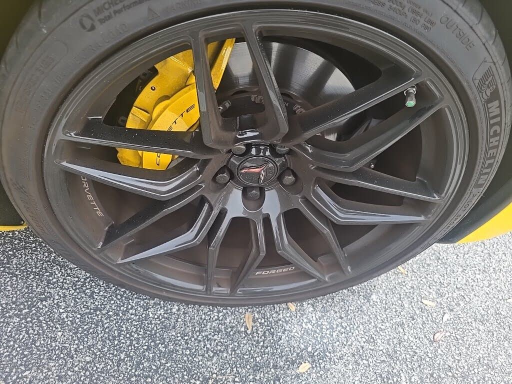 2025 Chevrolet Corvette Z06 1LZ Coupe RWD photo 9