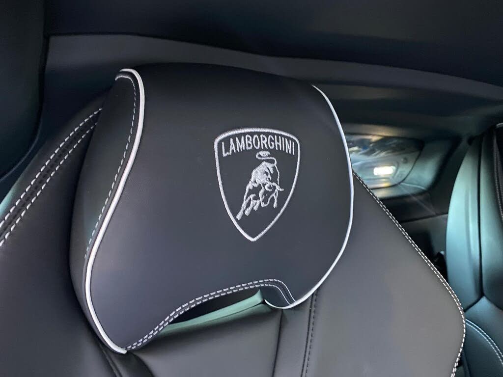 2021 Lamborghini Huracan photo 11