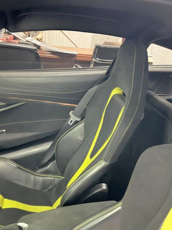 2018 McLaren 720S Luxury RWD photo 7