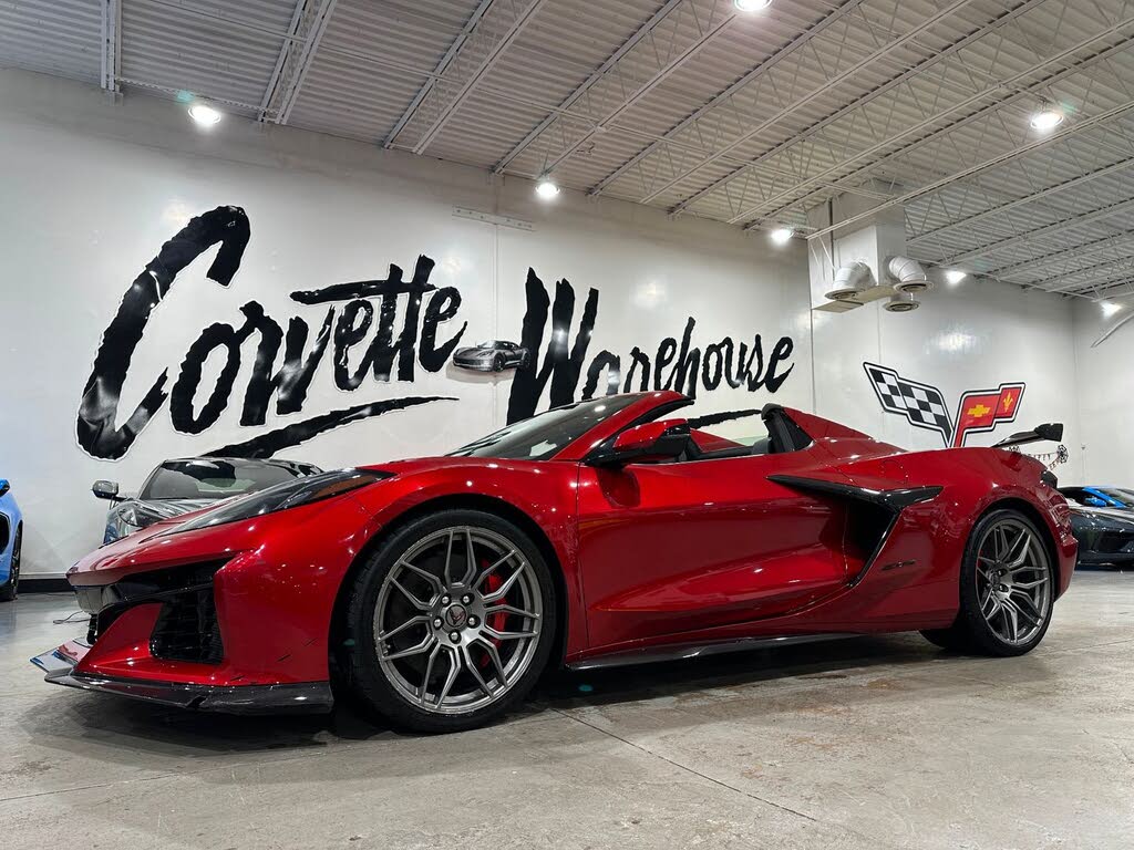 2025 Chevrolet Corvette Z06 1LZ Convertible RWD photo 2