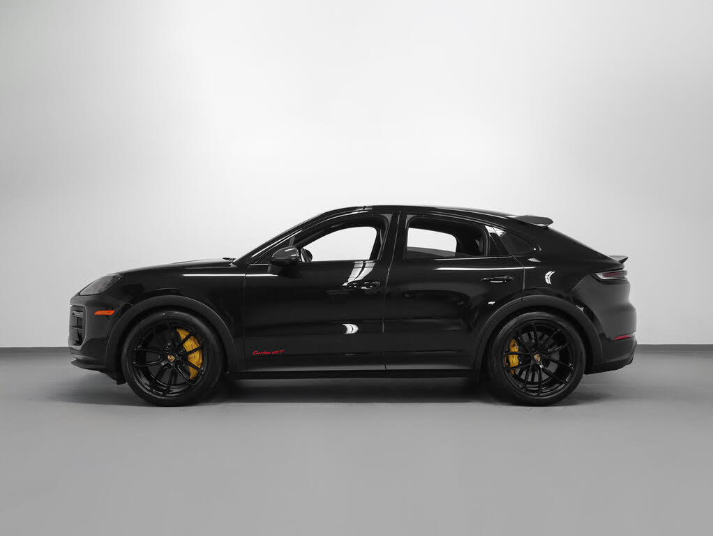 2024 Porsche Cayenne Turbo GT AWD photo 2