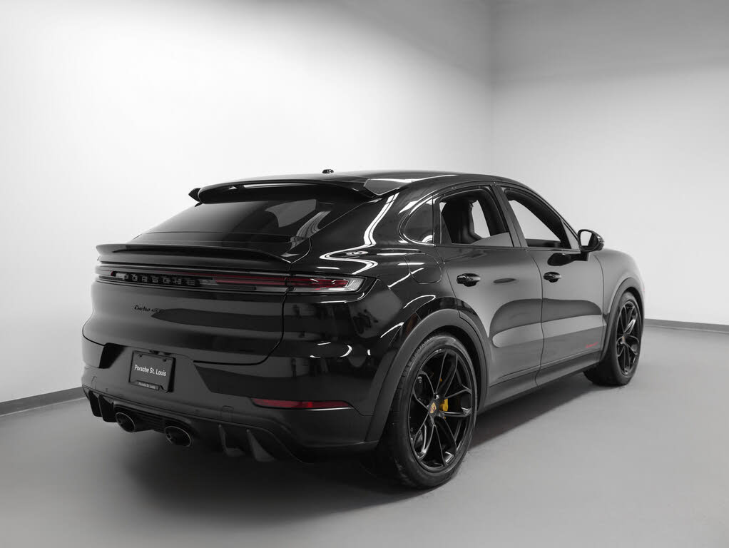 2024 Porsche Cayenne Turbo GT AWD photo 12