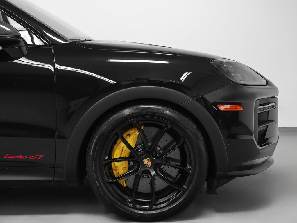2024 Porsche Cayenne Turbo GT AWD photo 19
