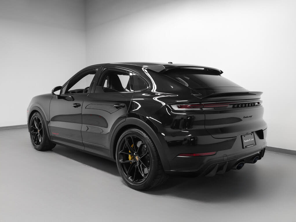 2024 Porsche Cayenne Turbo GT AWD photo 3