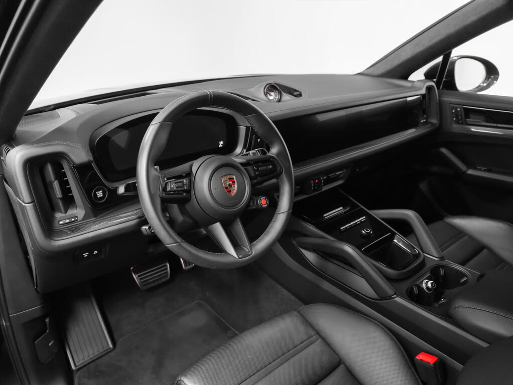 2024 Porsche Cayenne Turbo GT AWD photo 4