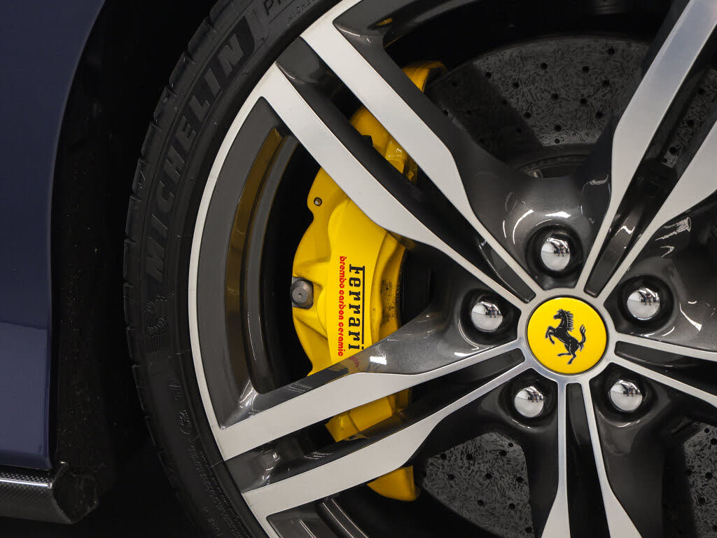 2019 Ferrari Portofino Convertible RWD photo 14