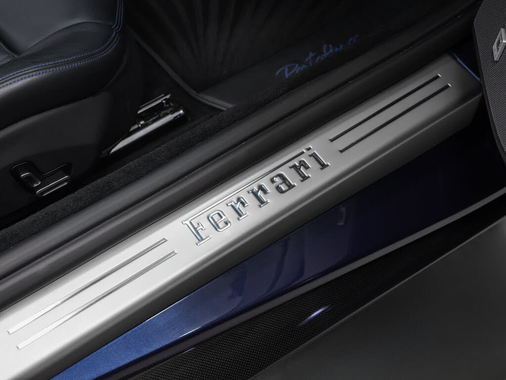 2019 Ferrari Portofino Convertible RWD photo 20