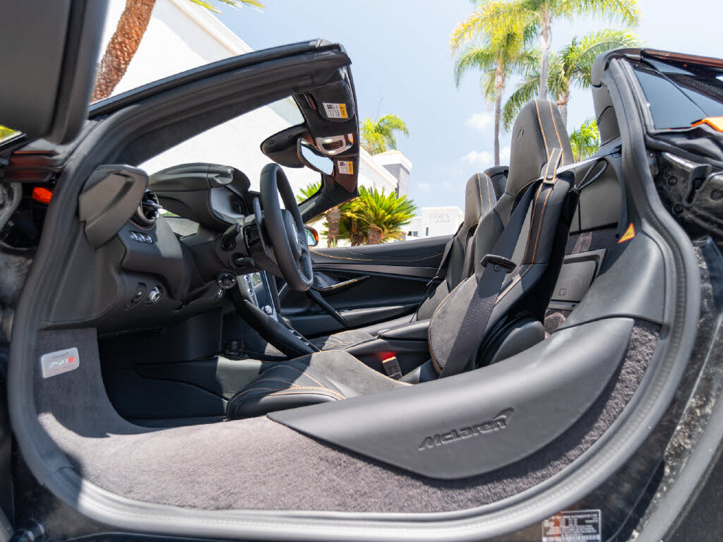 2027 McLaren 750S Spider RWD photo 9