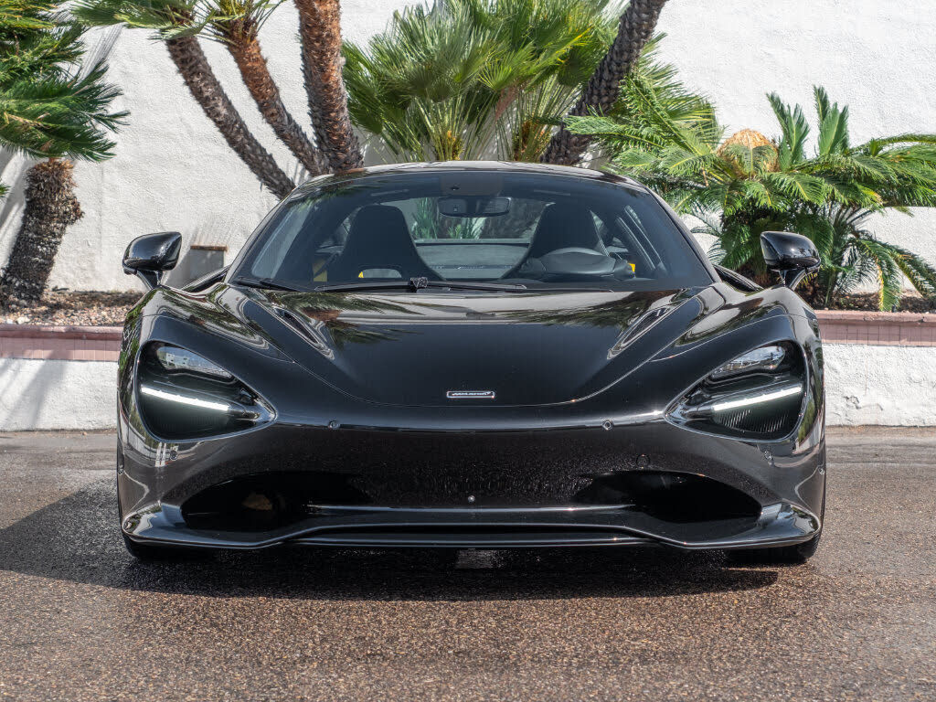 2027 McLaren 750S Coupe RWD photo 2