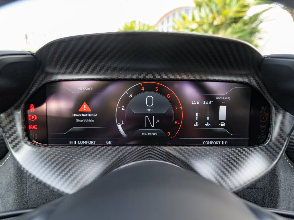 2027 McLaren 750S Coupe RWD photo 14