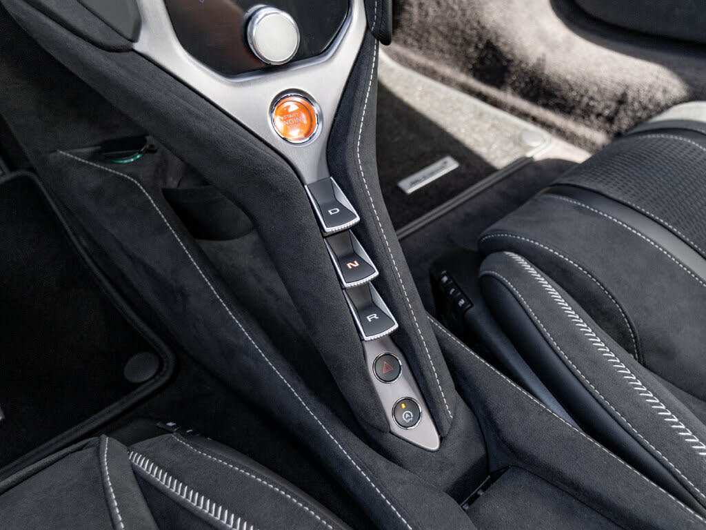 2027 McLaren 750S Coupe RWD photo 19