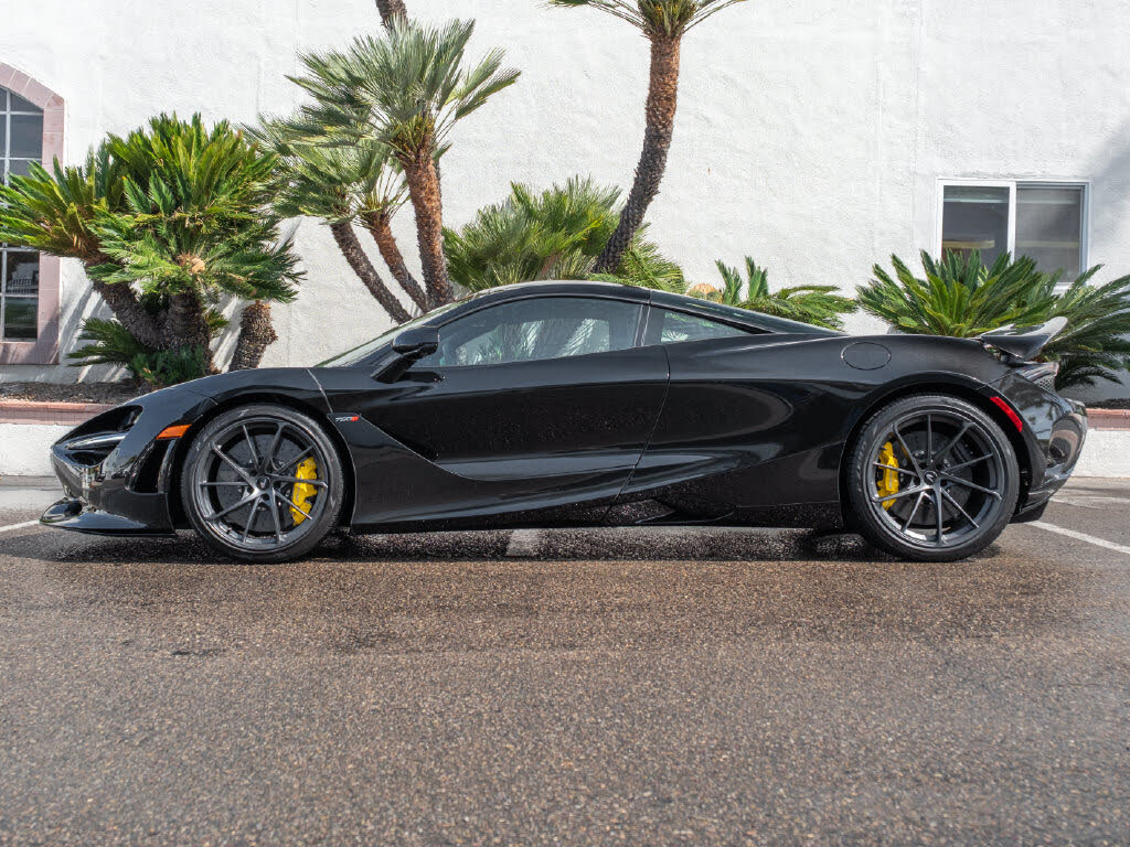 2027 McLaren 750S Coupe RWD photo 3