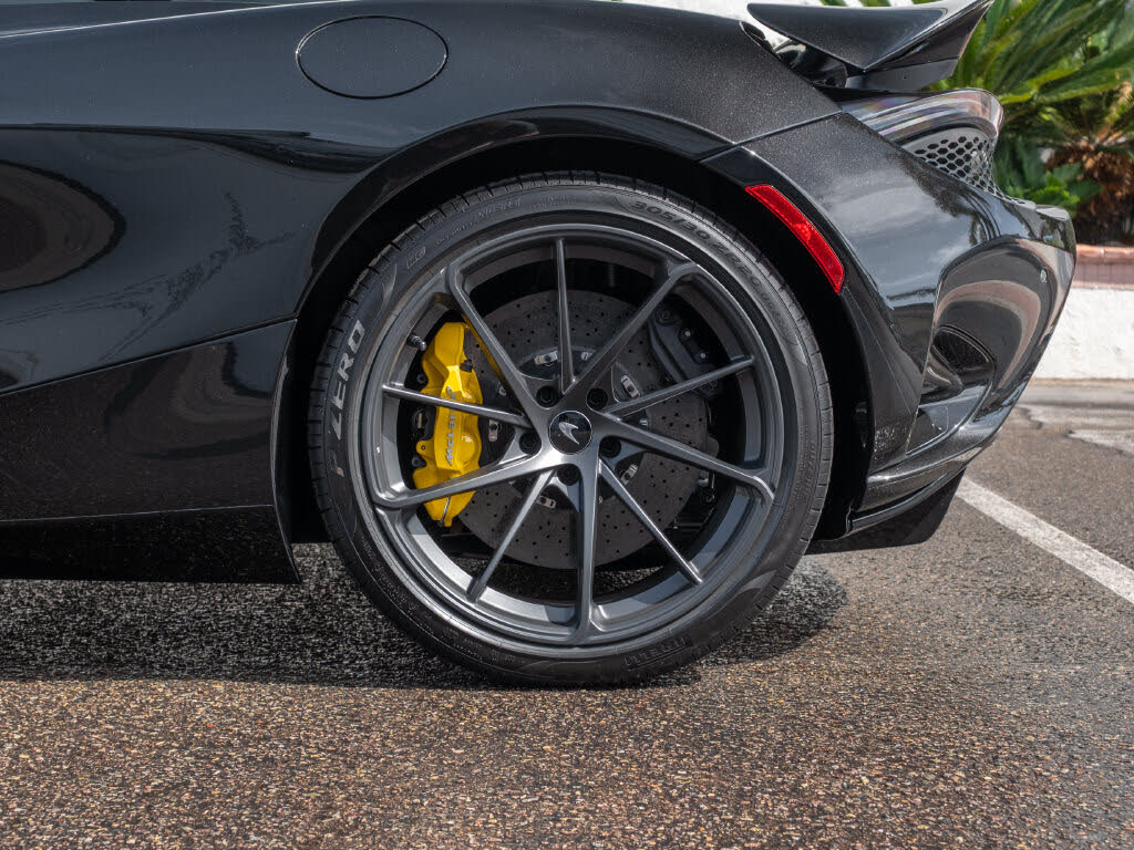2027 McLaren 750S Coupe RWD photo 22