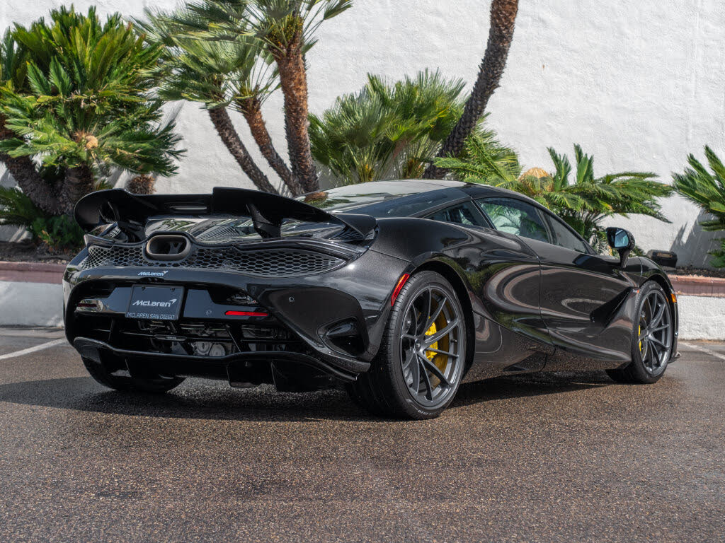 2027 McLaren 750S Coupe RWD photo 4