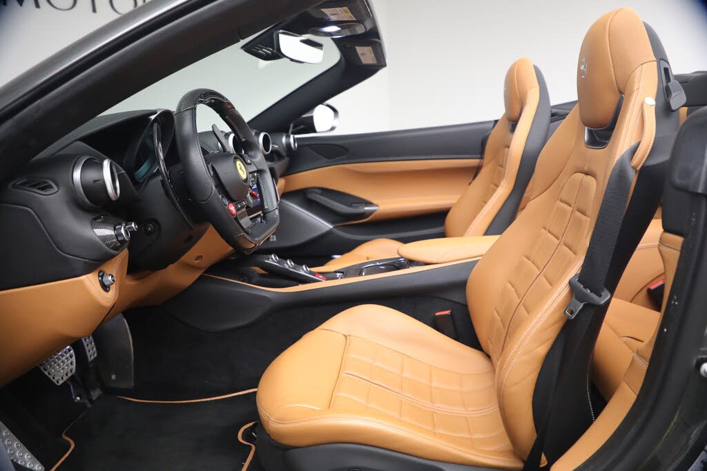 2019 Ferrari Portofino Convertible RWD photo 15