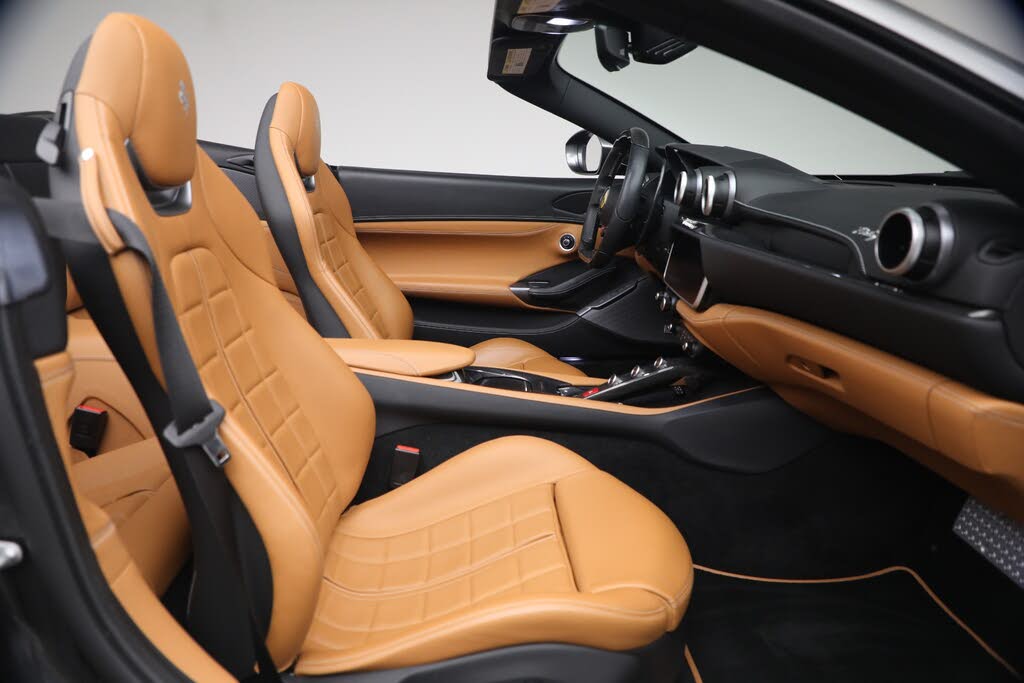 2019 Ferrari Portofino Convertible RWD photo 19