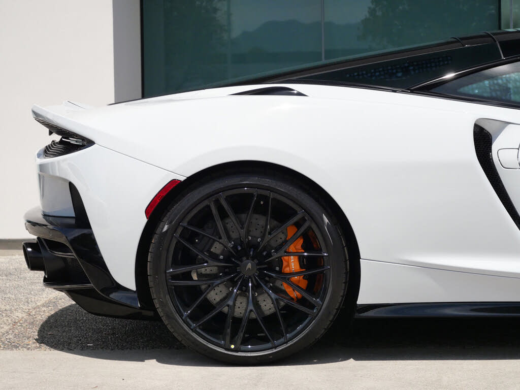 2027 McLaren GTS RWD photo 15