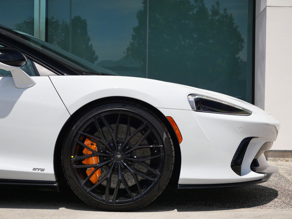 2027 McLaren GTS RWD photo 7