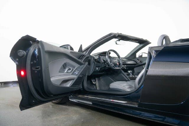 2018 Audi R8 quattro V10 Plus Spyder AWD photo 14 of 24