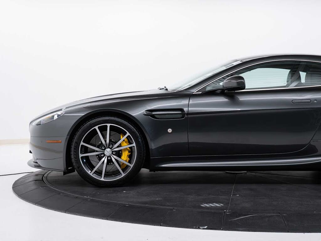 2014 Aston Martin V8 Vantage Coupe RWD photo 4