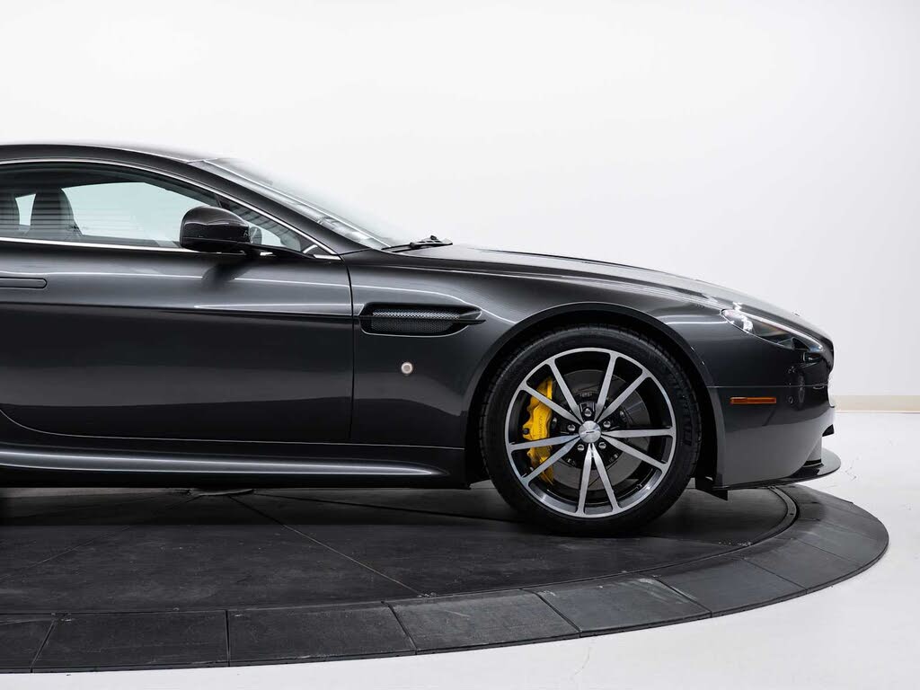 2014 Aston Martin V8 Vantage Coupe RWD photo 10