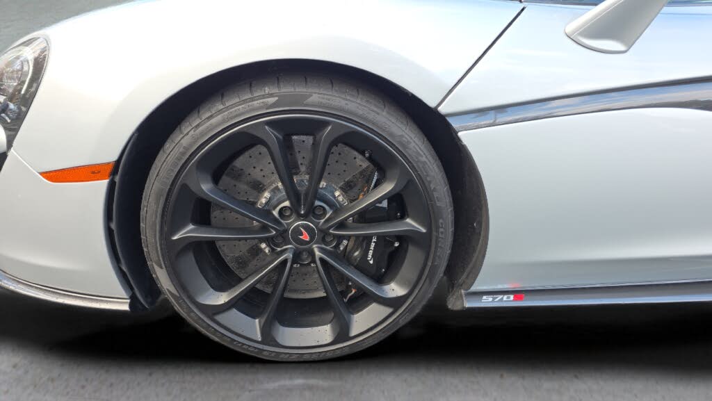 2018 McLaren 570S Spider RWD photo 16