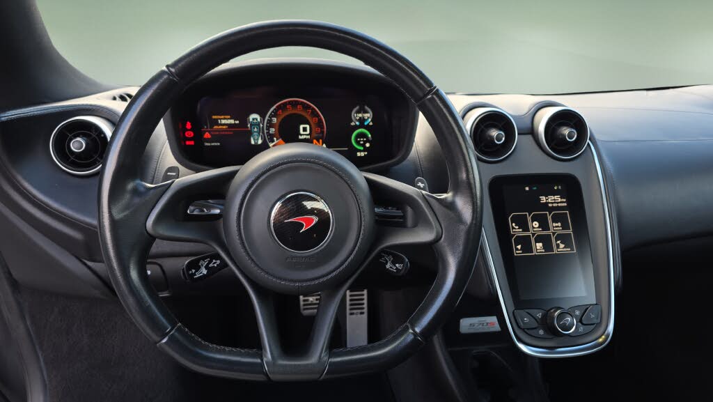 2018 McLaren 570S Spider RWD photo 22