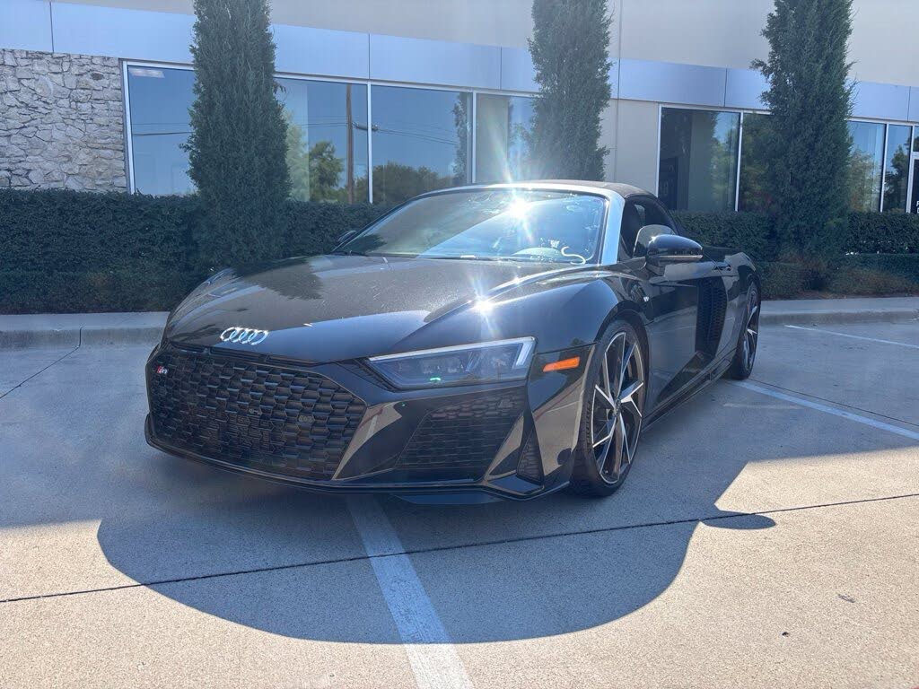2023 Audi R8 V10 Performance Spyder RWD photo 2 of 8