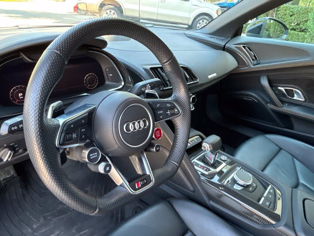2023 Audi R8 V10 Performance Spyder RWD photo 6 of 8