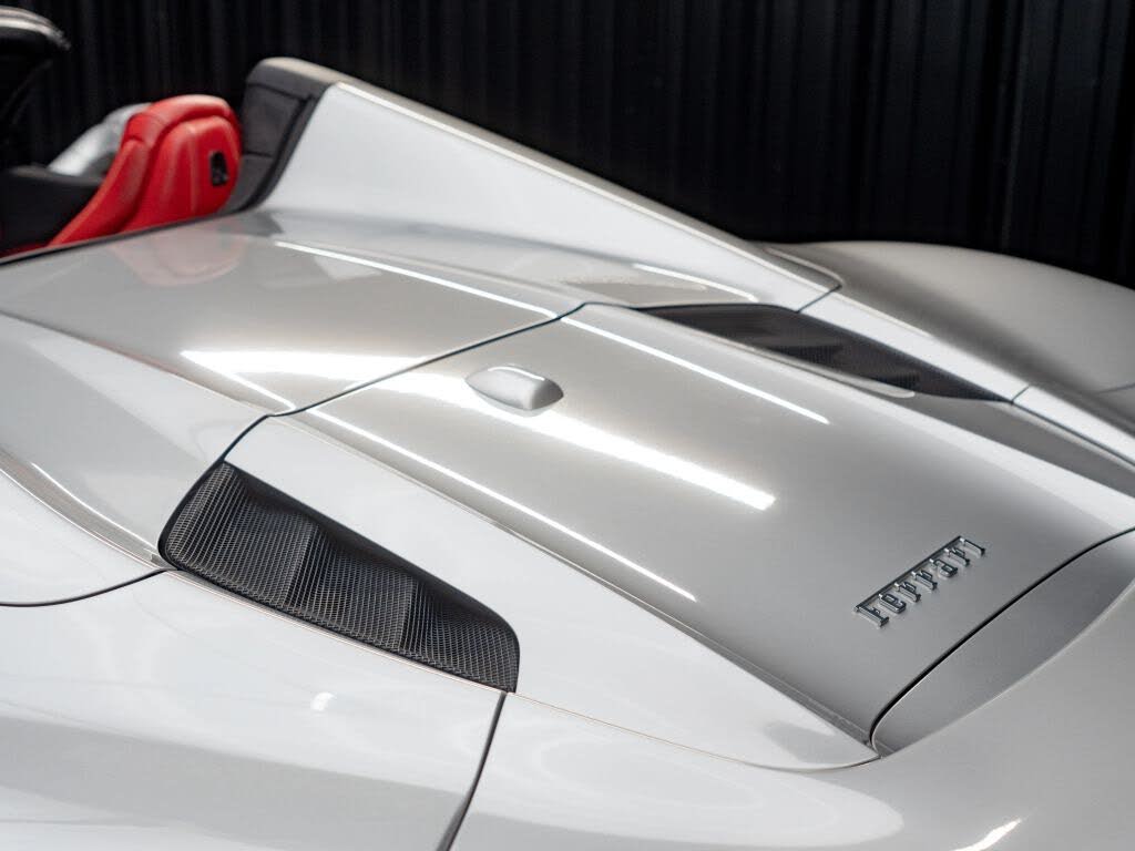 2017 Ferrari 488 Spider RWD photo 11