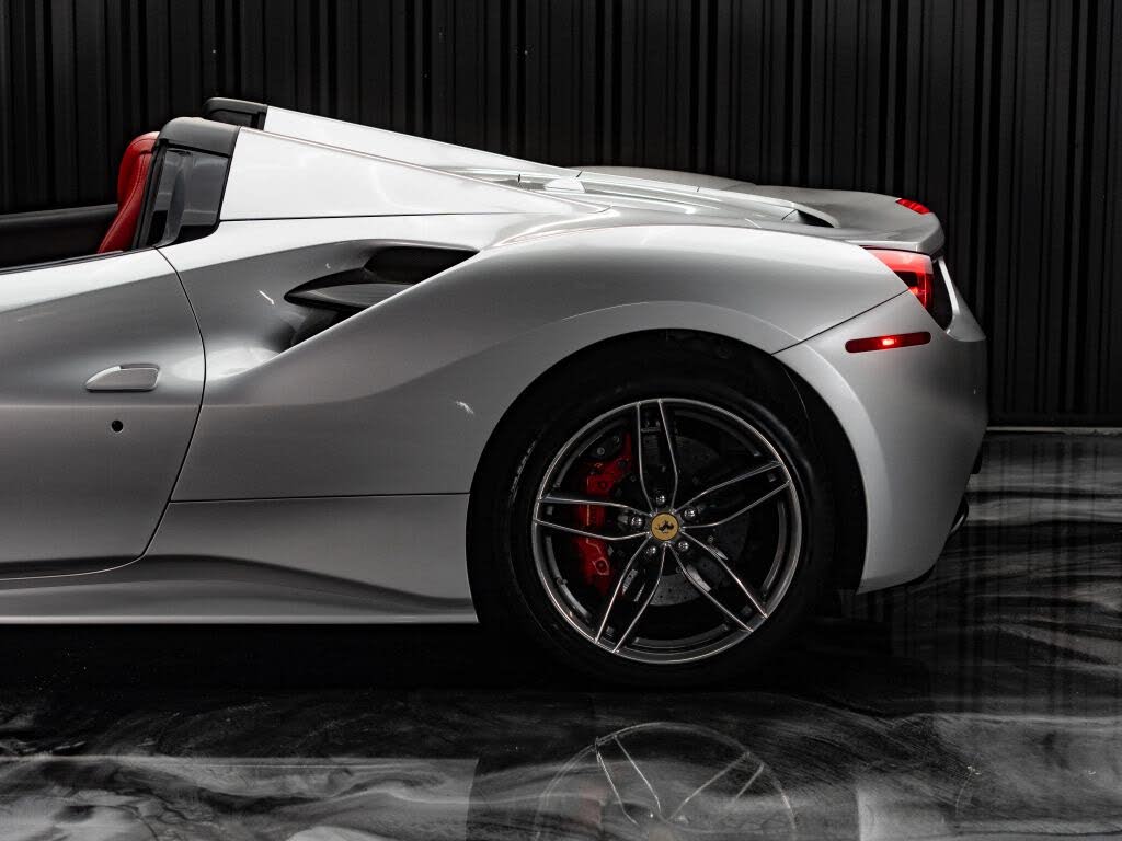 2017 Ferrari 488 Spider RWD photo 3