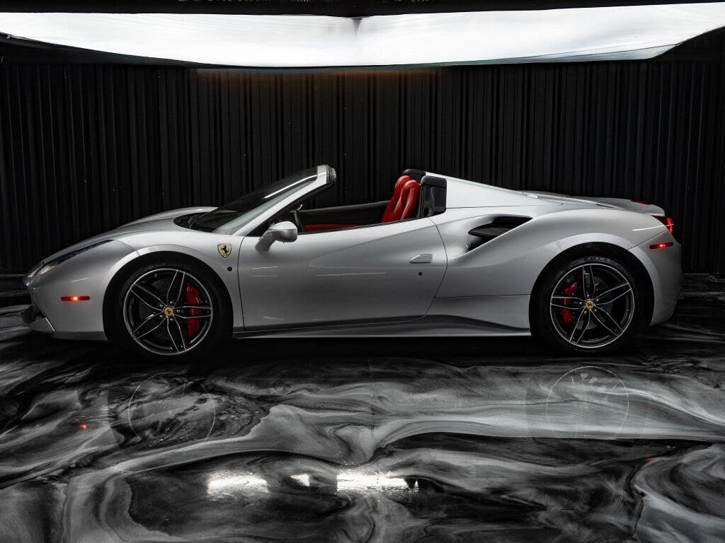 2017 Ferrari 488 Spider RWD photo 4