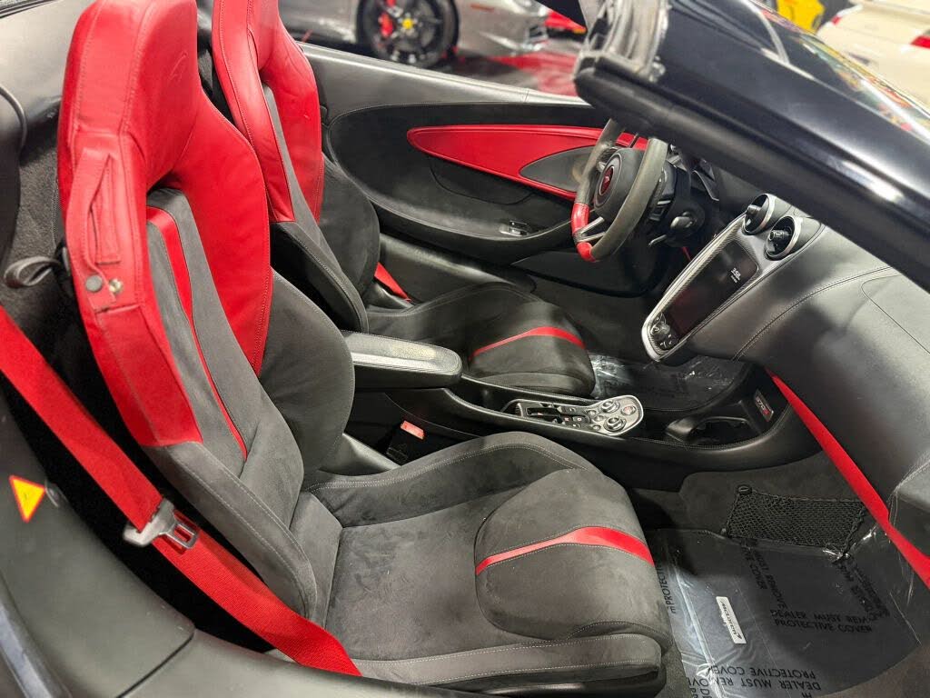 2020 McLaren 570S Spider RWD photo 11