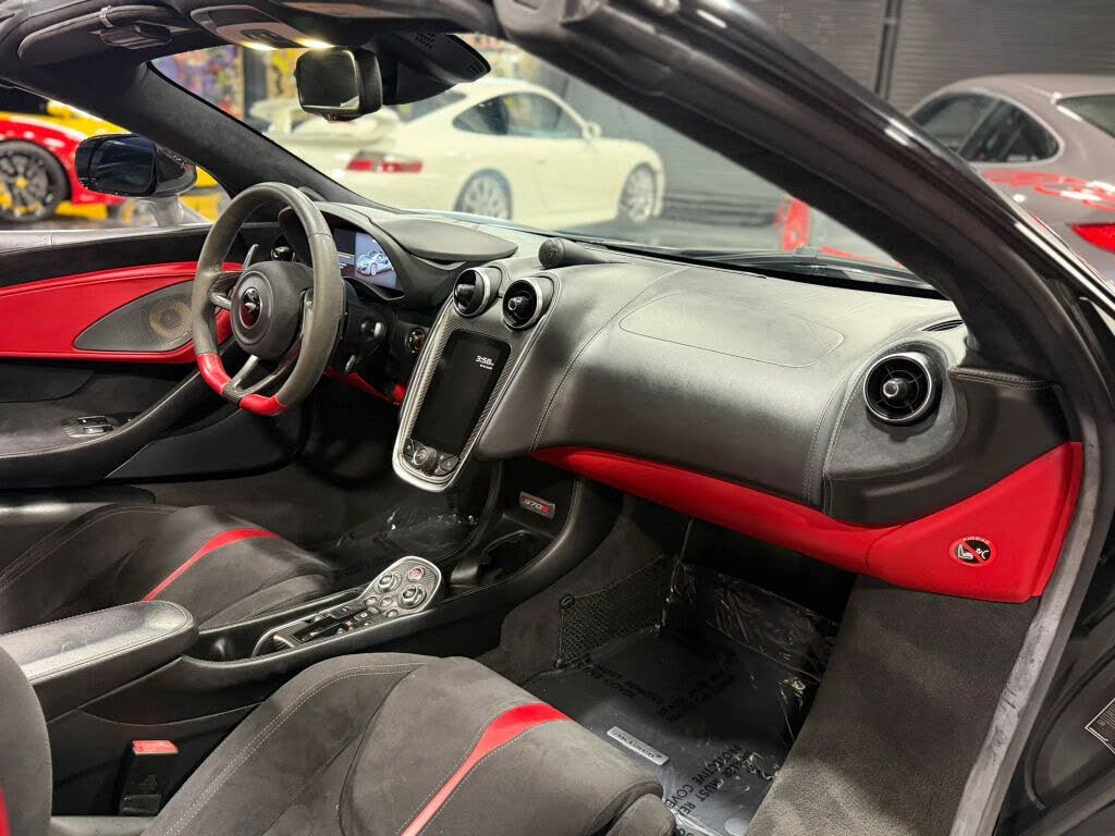 2020 McLaren 570S Spider RWD photo 13