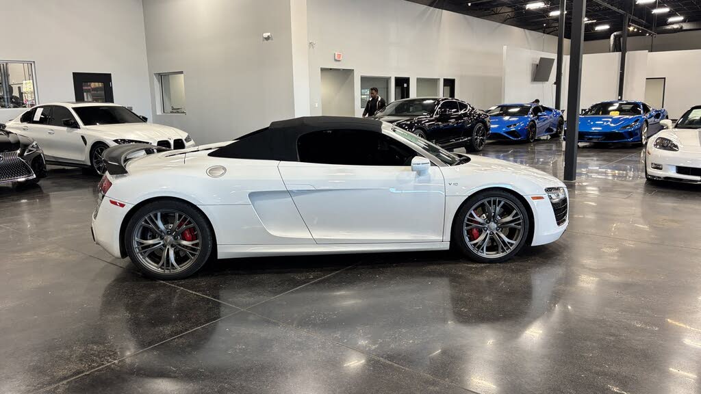 2015 Audi R8 quattro V10 Spyder AWD photo 10 of 10