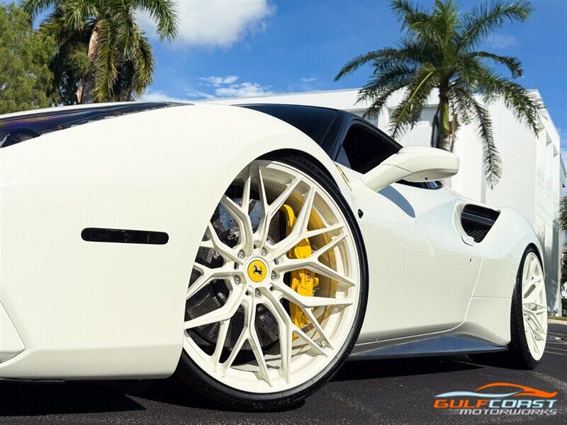 2017 Ferrari 488 GTB Coupe RWD photo 11