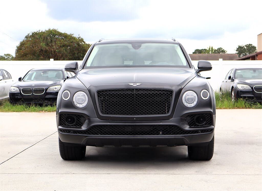 2017 Bentley Bentayga W12 AWD photo 2