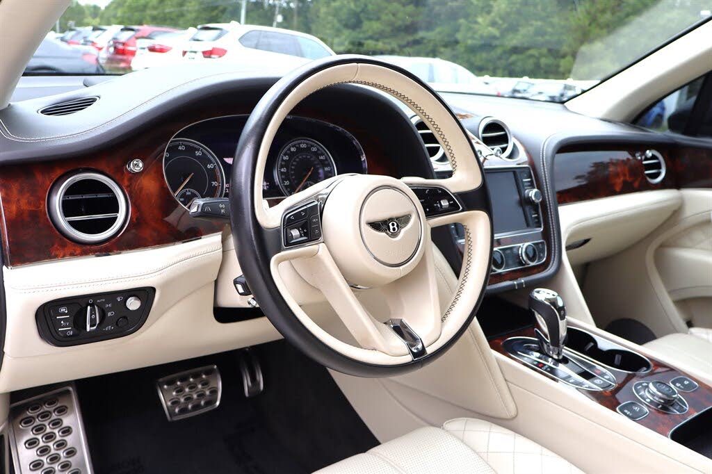 2017 Bentley Bentayga W12 AWD photo 22