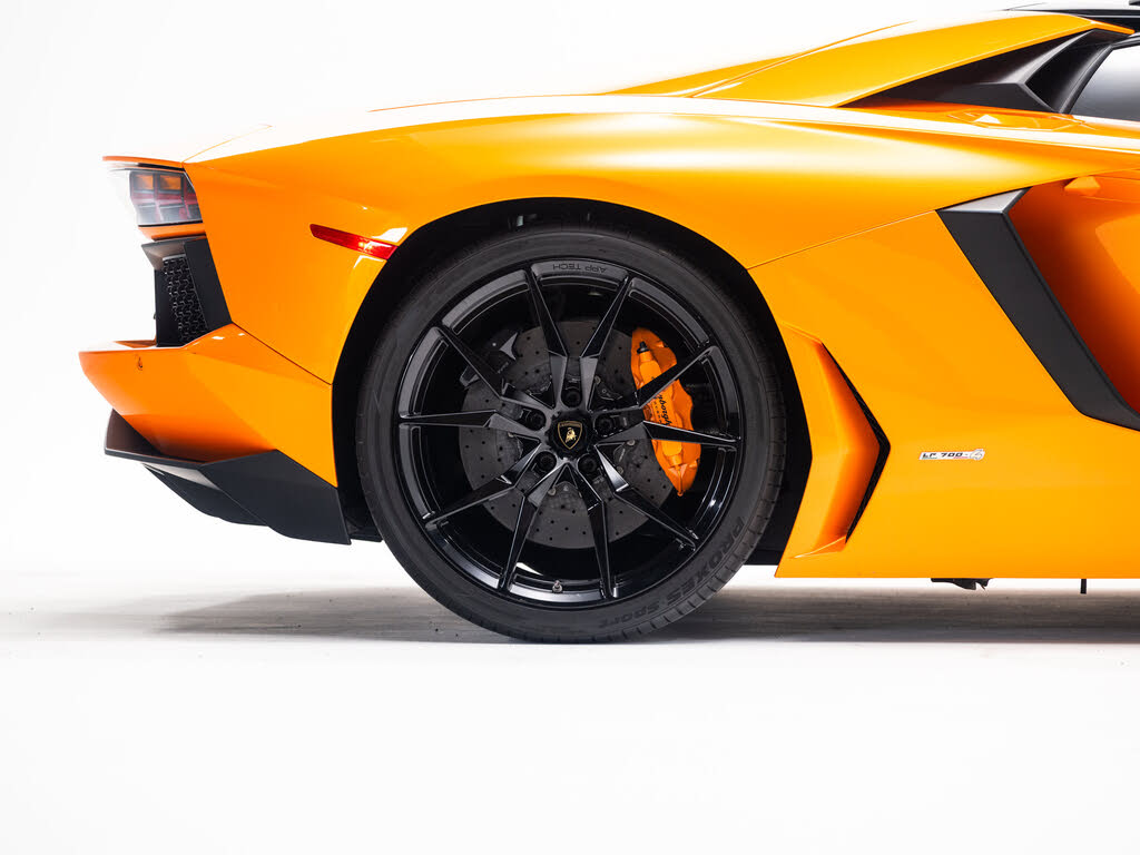 2016 Lamborghini Aventador LP 700-4 Coupe AWD photo 11