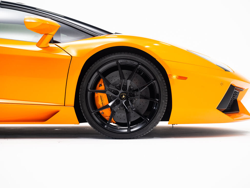 2016 Lamborghini Aventador LP 700-4 Coupe AWD photo 12