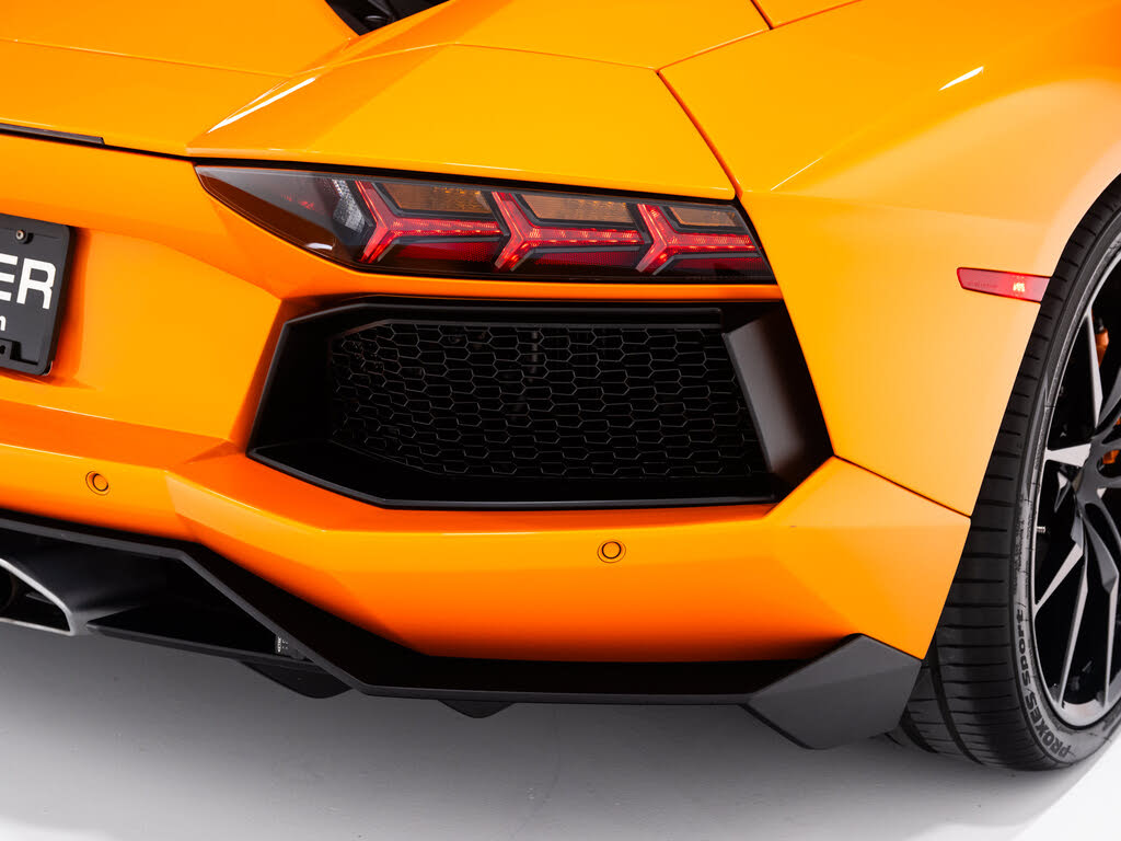 2016 Lamborghini Aventador LP 700-4 Coupe AWD photo 18
