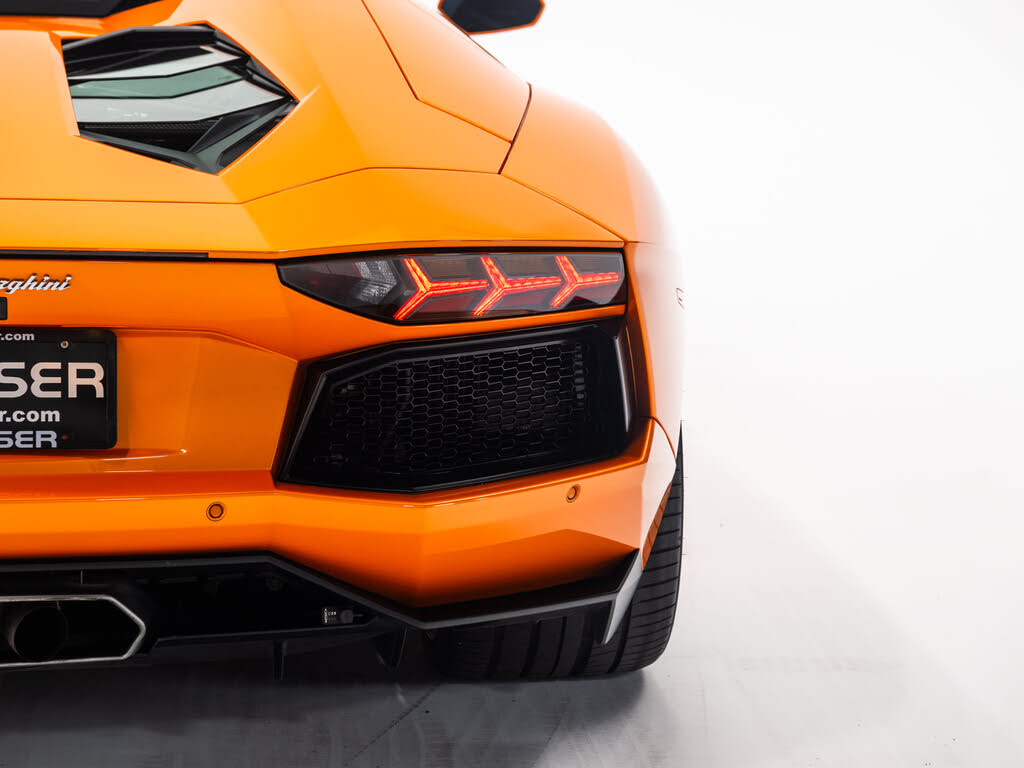 2016 Lamborghini Aventador LP 700-4 Coupe AWD photo 20
