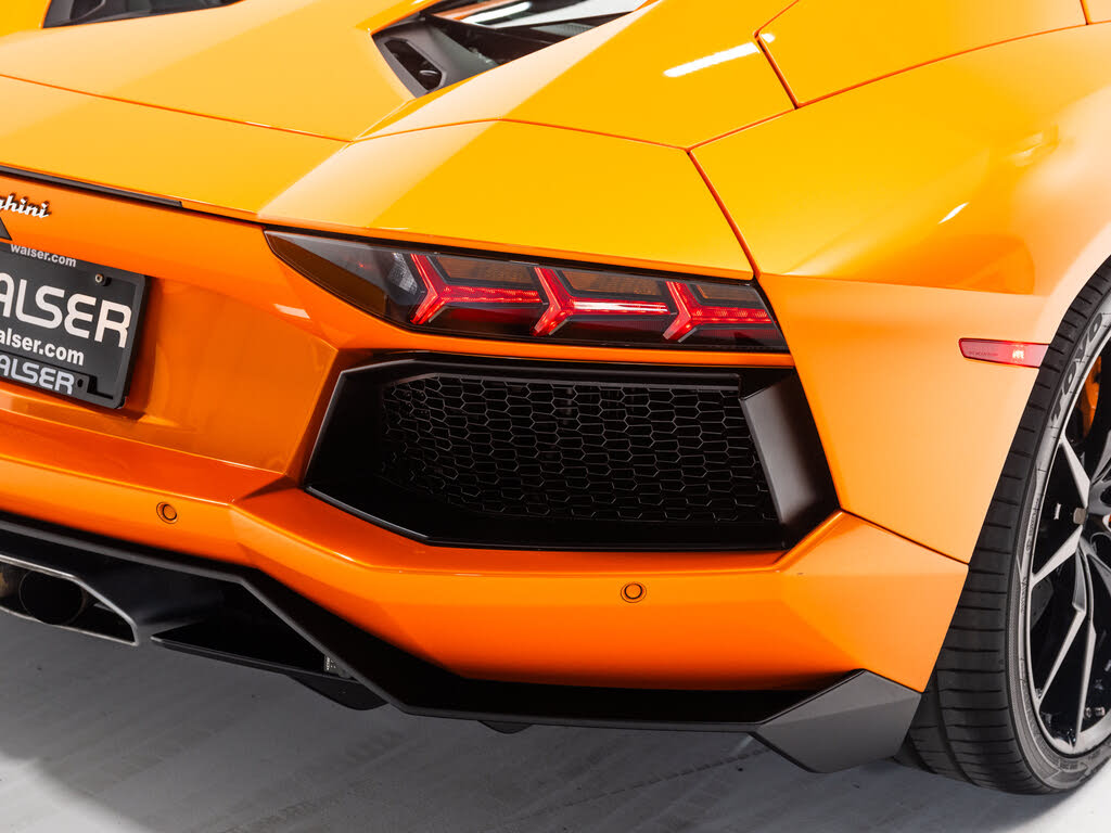 2016 Lamborghini Aventador LP 700-4 Coupe AWD photo 21