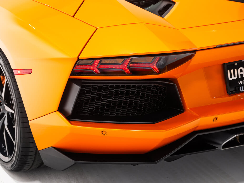 2016 Lamborghini Aventador LP 700-4 Coupe AWD photo 22