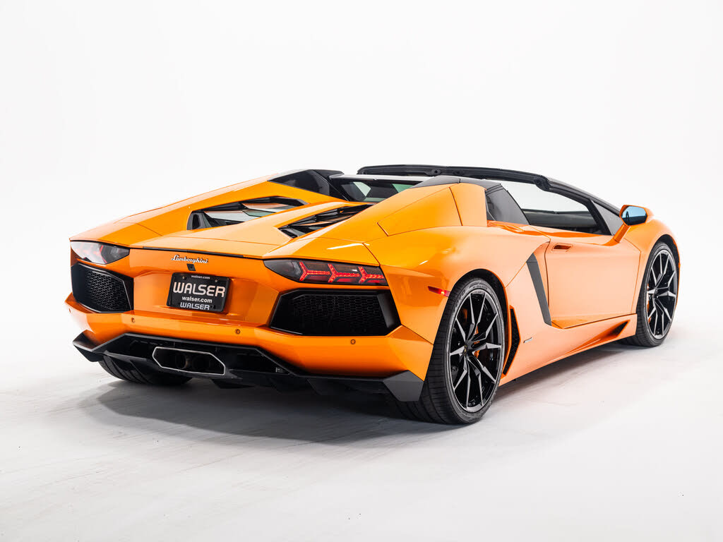 2016 Lamborghini Aventador LP 700-4 Coupe AWD photo 5