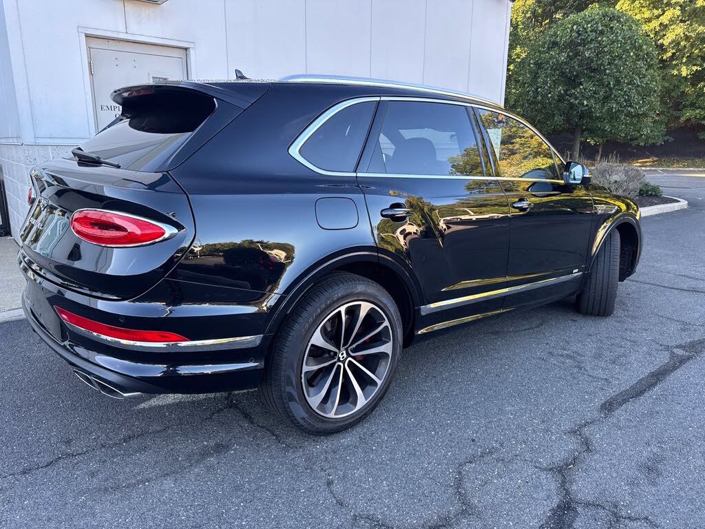 2022 Bentley Bentayga V8 AWD photo 2