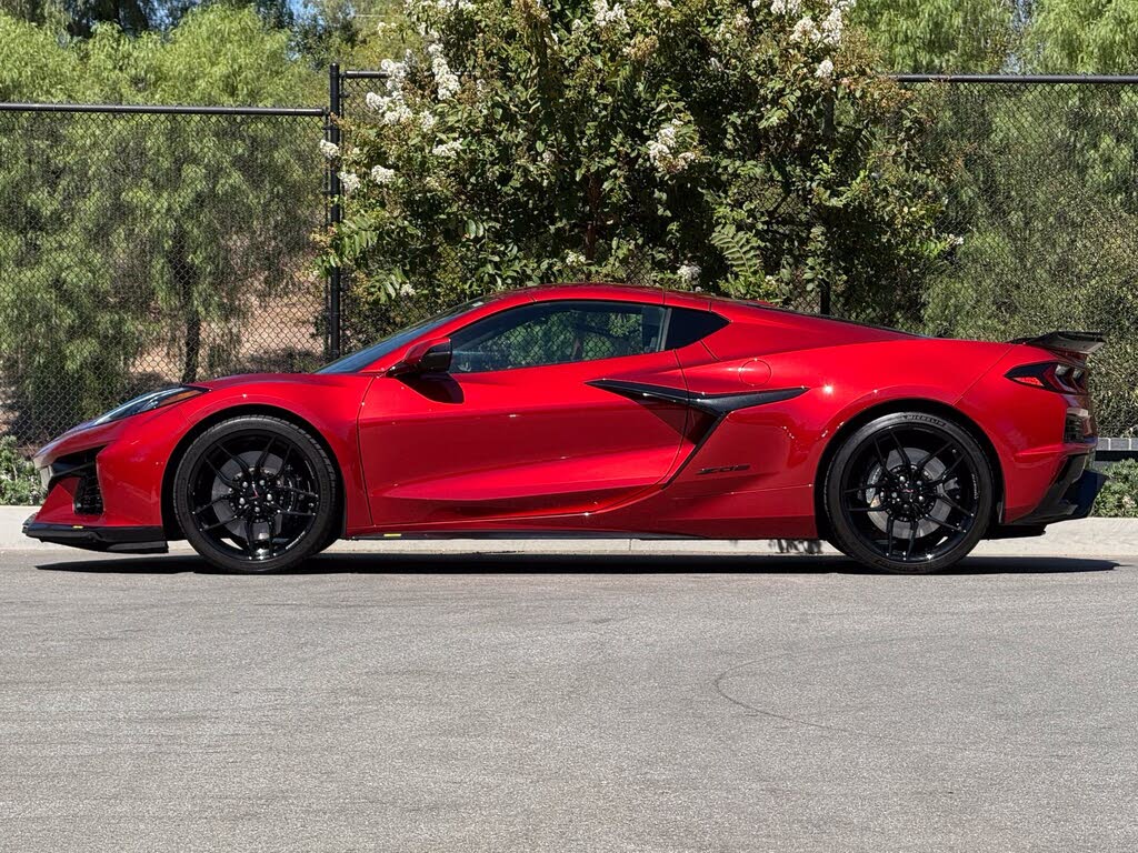 2026 Chevrolet Corvette Z06 1LZ Coupe RWD photo 2